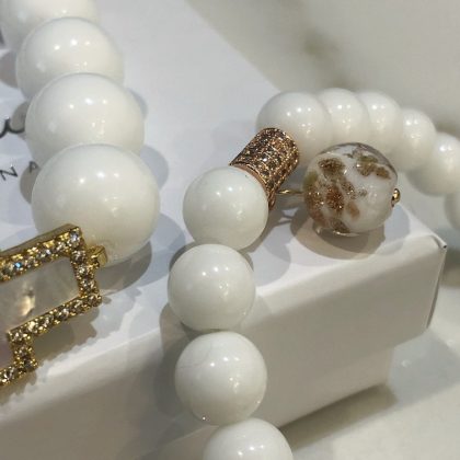 White agate bracelet with seashell