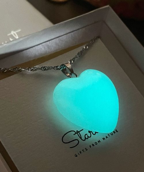 Glowing heart pendant in dark (1)