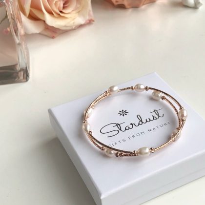 "Tender" Rose Gold Bangle bracelet, White pearl bracelet, rose gold jewelry, bridal jewellery
