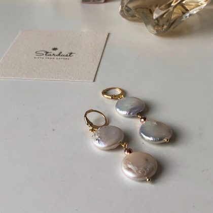 "Double elegance" - luxury flat pearl earrings with gold filled hoops, french jewelry style earrings