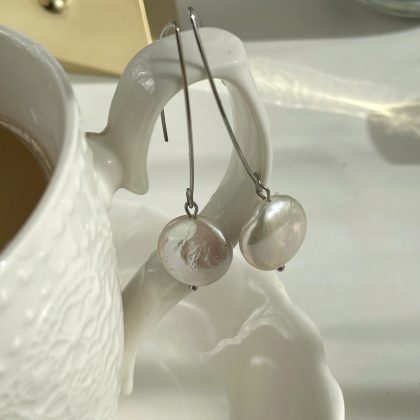 Simple pearl earrings long