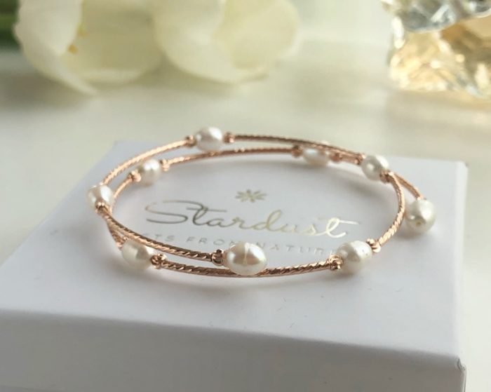 "Tender" Rose Gold Bangle bracelet, White pearl bracelet, rose gold jewelry, bridal jewellery