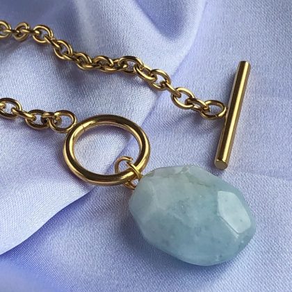 "Clear thougths" Aquamarine pendant necklace, gold chain necklace