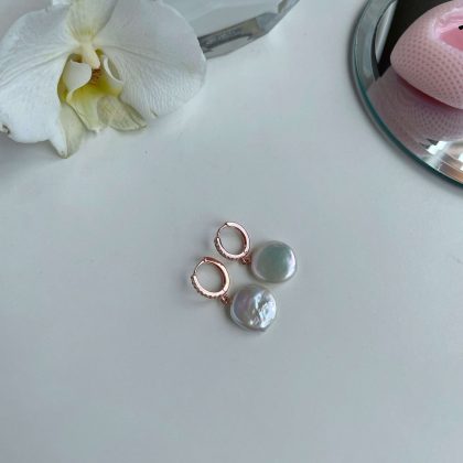 Luxury pearl earrings