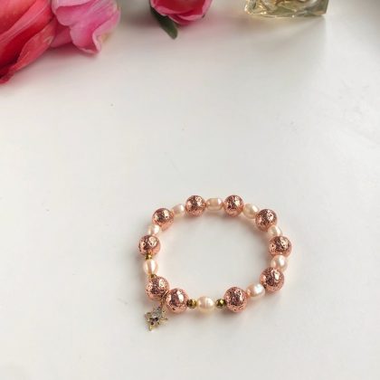 Rose gold beaded bracelet with pearls