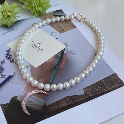 Rose gold moon necklace with pearls