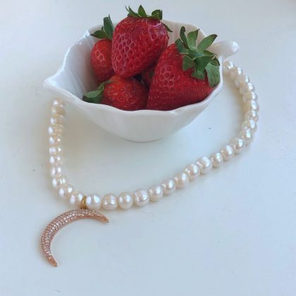 Rose gold moon pearl necklace