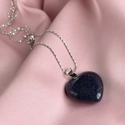 Small Goldstone heart pendant silver chain