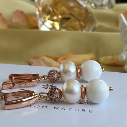 Pearl and white agate earrings