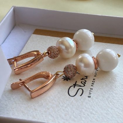 "Classics" White Freshwater Pearl Earrings with agates