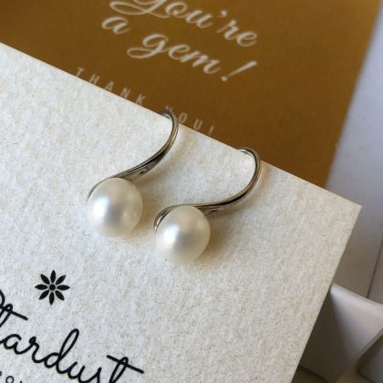 White Small Pearl earrings