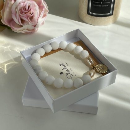 Stardust gift white beaded bracelet