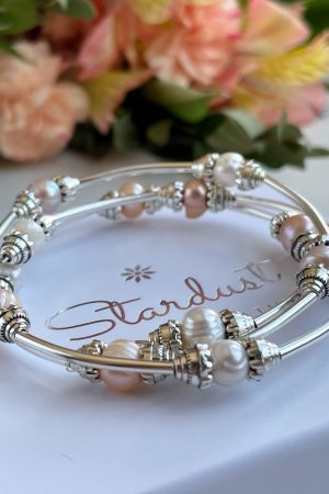 Creamy pearl bangle bracelet