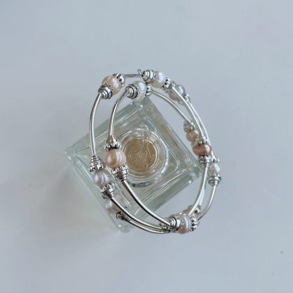 "Tender" Creamy pearl bracelet, Silver Bangle bracelet, wire pearl bracelet