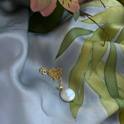 French jewelry Pearl necklace gold