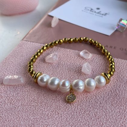 Pearl bracelet with zircon charm Stardust