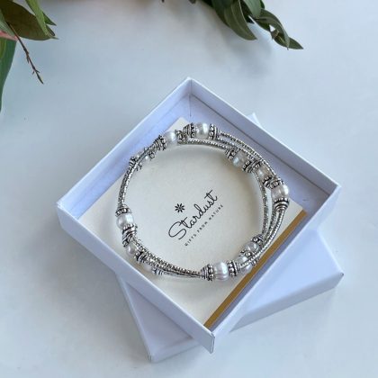 "Stunning" White pearl bracelet, Silver Bangle bracelet, wire pearl bracelet, bridesmaid gift