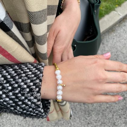 Luxury White Pearl bracelet with Gold hematite and zircon charm