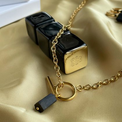 Luxury black mineral pendant gold chain