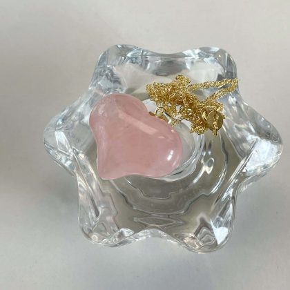 Pink quartz heart gold