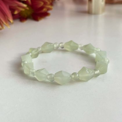 "Calm" Light Green Jade bracelet, gift for women, boho jewelry, gift for mom, Chinese Jade beaded bracelet