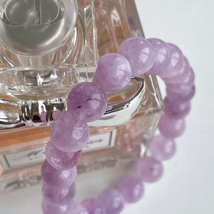 Lavender Amethyst beaded bracelet 8mm, Light Purple bracelet for women