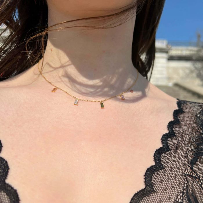 Delicate zircon necklace gold