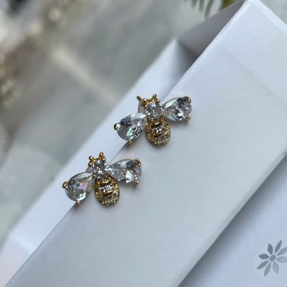 Small bumble bee earrings