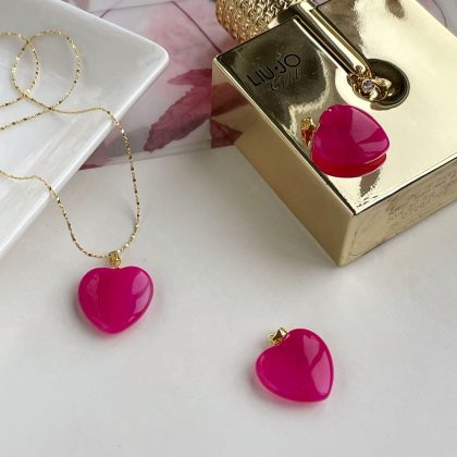 Bright pink agate heart pendant gold chain
