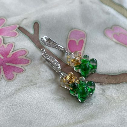Green gold Raisin bear earrings