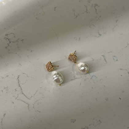 Luxury pearl earrings gold
