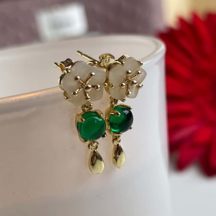 Green Jade flower earrings gold