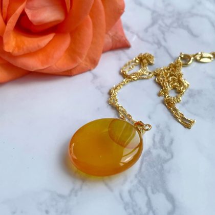 Flat round Carnelian Pendant, 18k gold filled 'wave' chain, natural orange pendant for women, premium gift for girlfriend, bridesmaid gift
