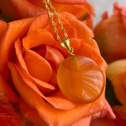 Flat round Carnelian Pendant, 18k gold filled 'wave' chain, natural orange pendant for women, premium gift for girlfriend, bridesmaid gift
