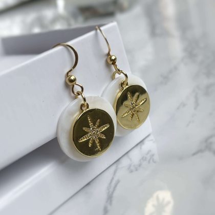 White Shell earrings with gold charms, bridal jewelry, mother-of-pearl earrings, bridesmaid gifts, natural Gift For Women