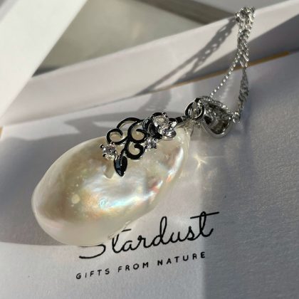 Baroque Pearl pendant Stardust