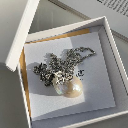 Natural Baroque Pearl pendant gift