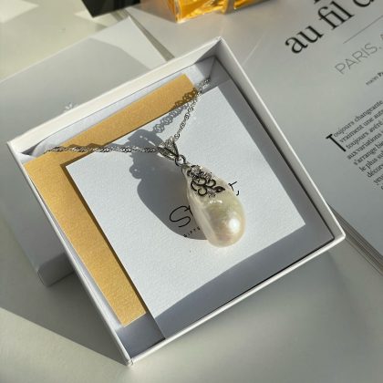 Premium Gift for mother Baroque Pearl pendant