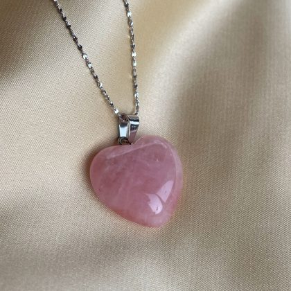 Small rose quartz heart necklace silver