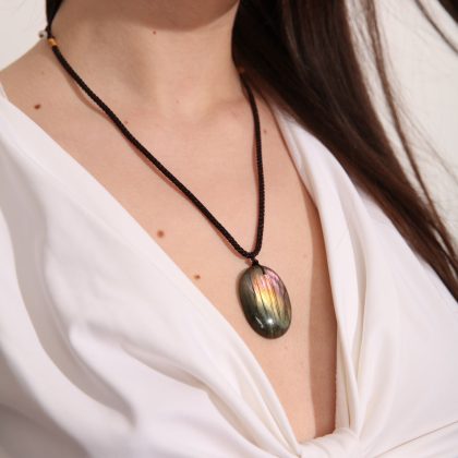 Large flash labradorite pendant for woman