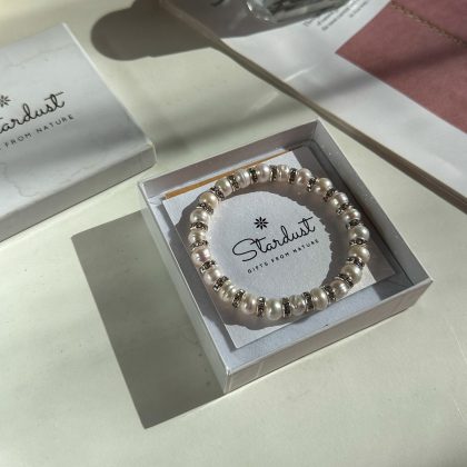 Freshwater pearl bracelet with zircons